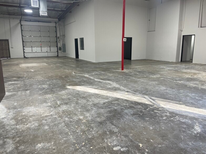 More Photos Of 9825-9837 Independence Ave, Chatsworth Industrial For Lease