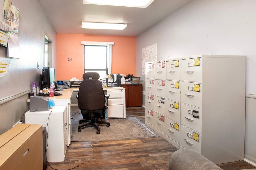 More Photos Of 8102 County Road 313 E, Tyler Distribution For Sale