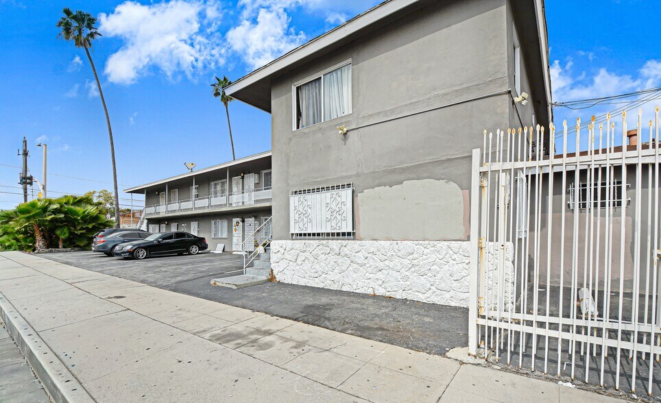 More Photos Of 10974 S Figueroa St, Los Angeles Apartments For Sale