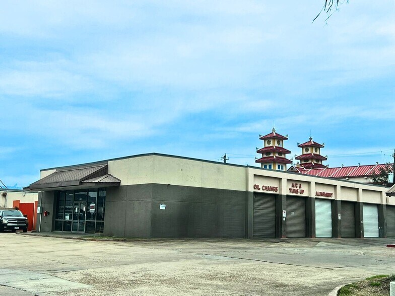 More Photos Of 8200-8290 W Bellfort St, Houston Unknown For Lease