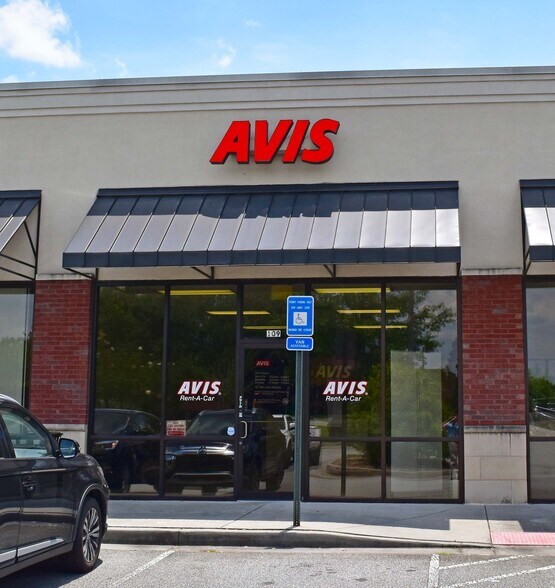 More Photos Of 5770 Peachtree Industrial Blvd, Norcross General Retail For Lease