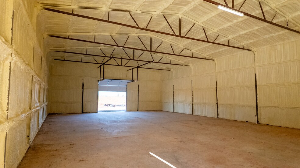 More Photos Of 11515 Maui Ln, Edmond Warehouse For Sale