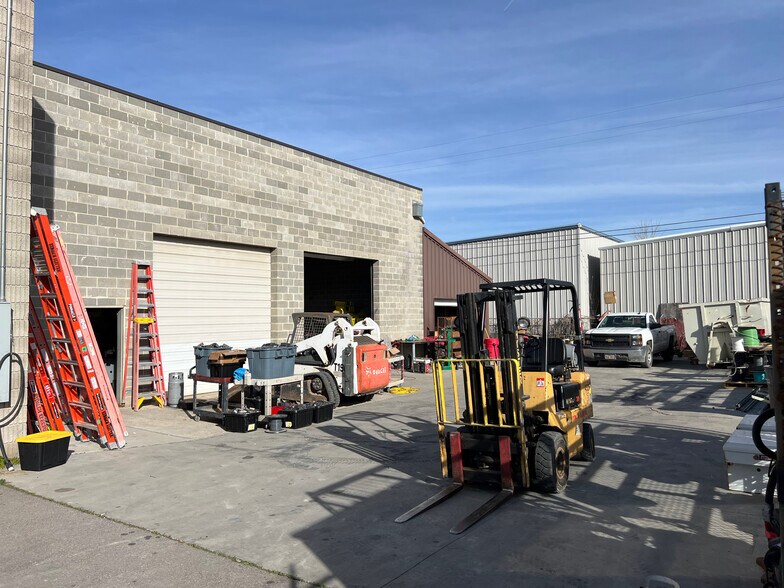 More Photos Of 250 Plymouth Ave, Salt Lake City Showroom For Sale