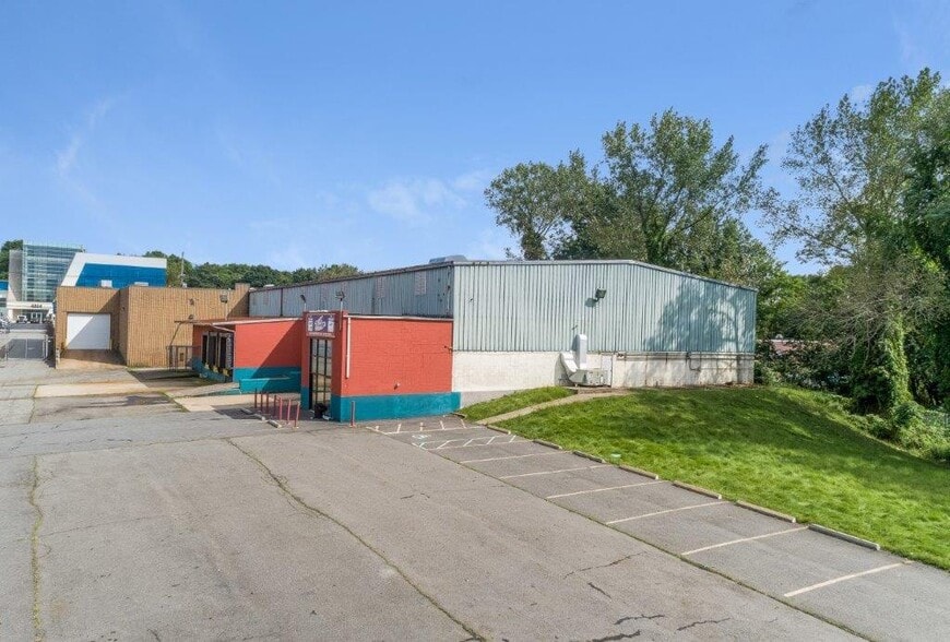 More Photos Of 4865 Arthur Kill Rd, Staten Island Warehouse For Sale
