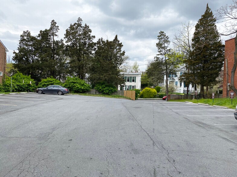 More Photos Of 2330-2338 Wisconsin Ave NW, Washington Unknown For Lease