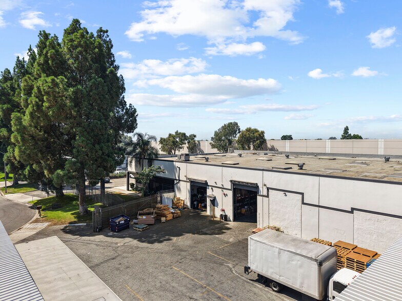 More Photos Of 1920 S Augusta Ct, Ontario Warehouse For Lease