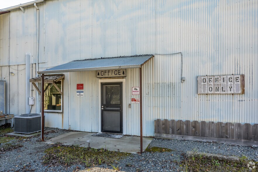More Photos Of 1980 Kusel Rd, Oroville Manufacturing For Lease