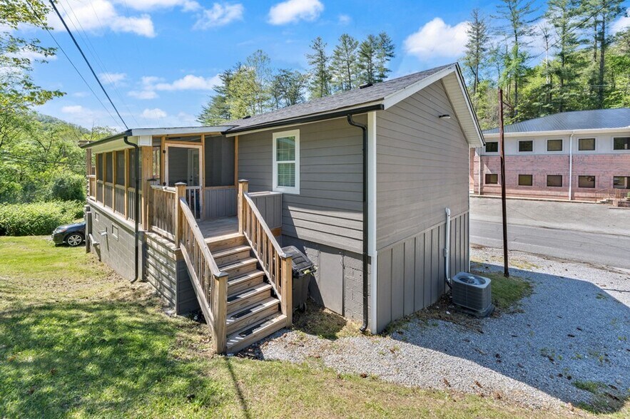 More Photos Of 717 Jenkins Rd, Whitesburg Storefront Retail Residential For Sale