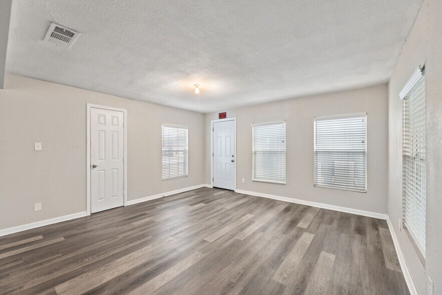 More Photos Of 6826 Baker Blvd, Richland Hills Light Manufacturing For Sale
