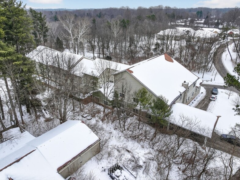 More Photos Of 751 E Tamarack Trl, Bloomington Healthcare For Sale