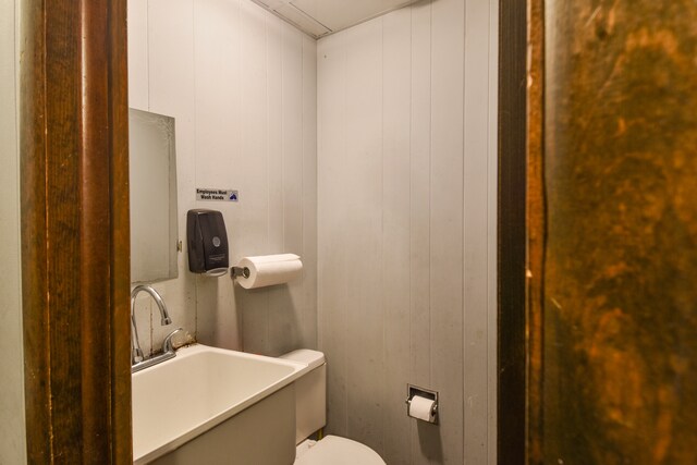 More Photos Of 1304 N Division St, Pontiac Flex For Sale