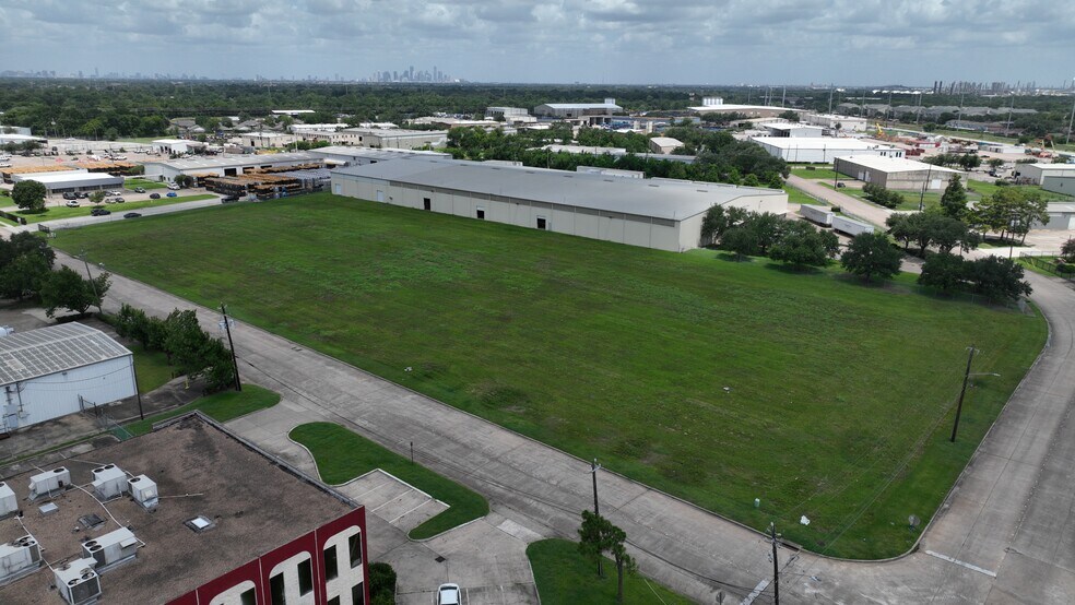 More Photos Of 5808 Berry Brook Dr, Houston Warehouse For Sale