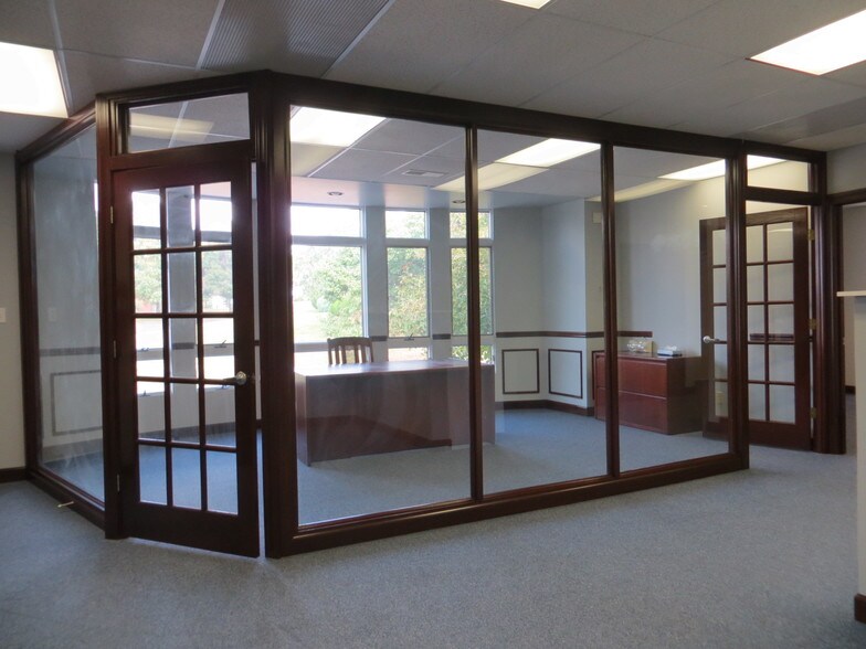 More Photos Of 303-307 Jungermann Rd, Saint Peters Medical For Lease