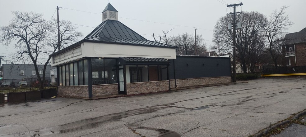 Primary Photo Of 12716 Buckeye Rd, Cleveland Restaurant For Sale