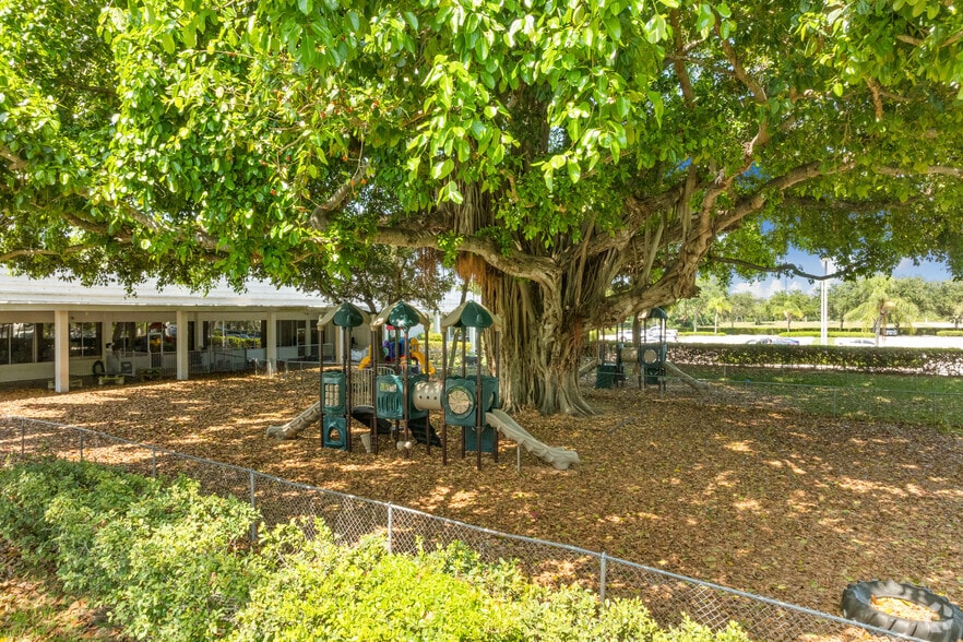 More Photos Of 3910-3980 RCA Blvd, Palm Beach Gardens Office For Lease