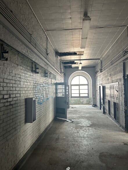 More Photos Of Sojourner Douglass College, Baltimore Schools For Sale