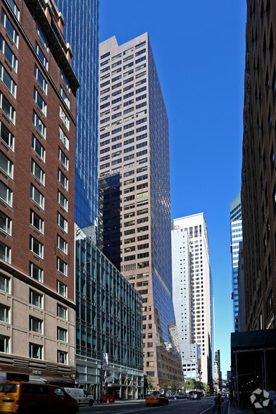 More Photos Of 520 Madison Ave, New York Office For Lease