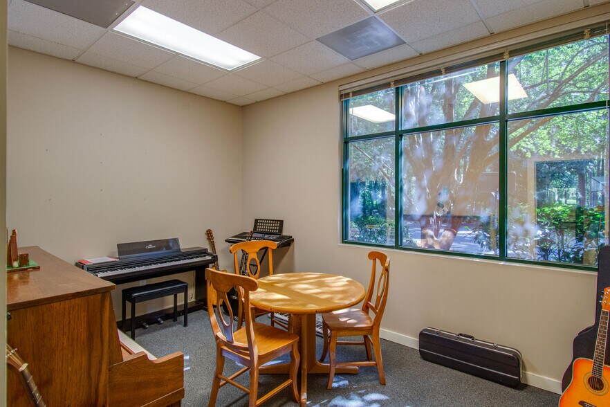 More Photos Of 5 Dunmore Ct, Hilton Head Office Residential For Sale