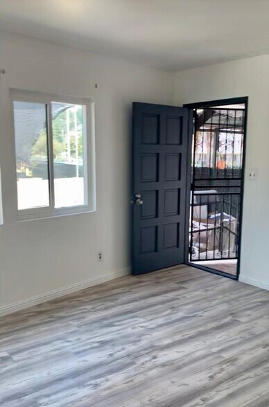 More Photos Of 4203 N Huntington Dr, Los Angeles Storefront Retail Residential For Sale