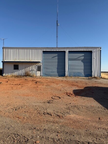 More Photos Of 211 Carolina St, Borger Industrial For Sale