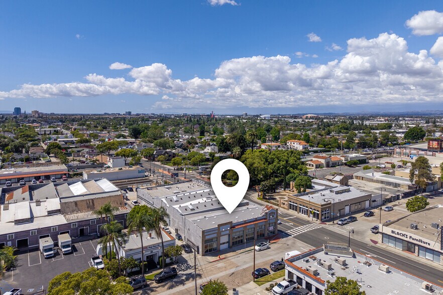 More Photos Of 402 W Chapman Ave, Orange Storefront For Lease