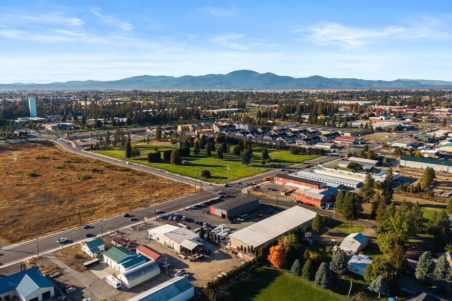 More Photos Of 80 E Wilbur Ave, Coeur d'Alene Service For Lease