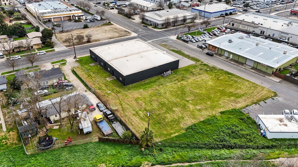 More Photos Of 1505-1507 W 18th St, Merced Warehouse For Lease