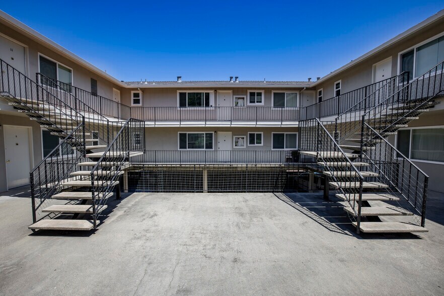 More Photos Of 1205 Geraldine Way, Belmont Apartments For Sale