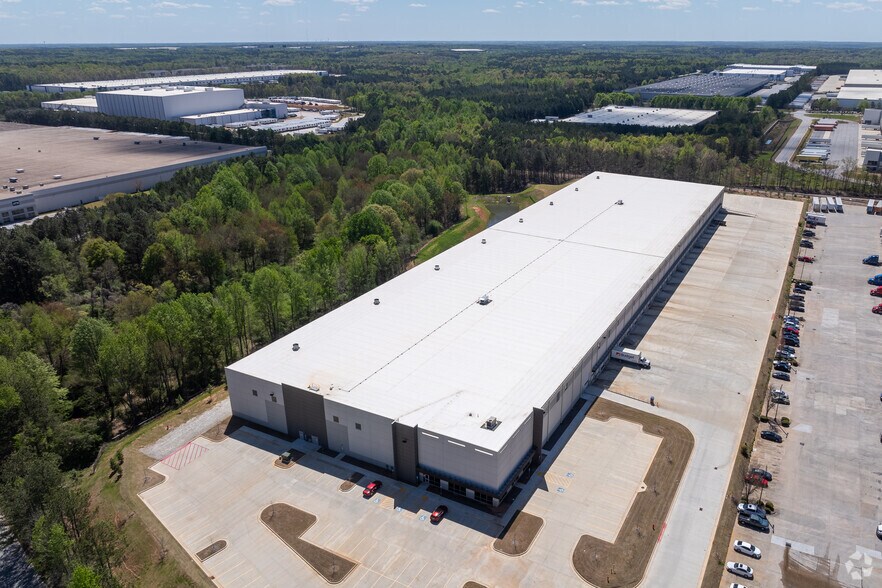 More Photos Of 200 Declaration Dr, McDonough Distribution For Lease