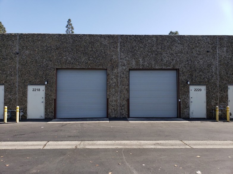 More Photos Of 2204-2230 S Fairview St, Santa Ana Light Distribution For Lease
