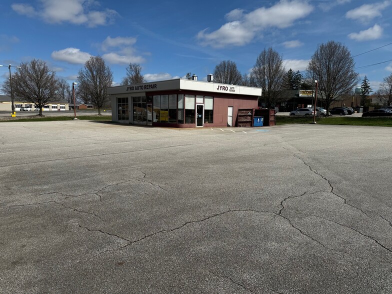 More Photos Of 10191 Northfield Rd, Northfield Freestanding For Sale