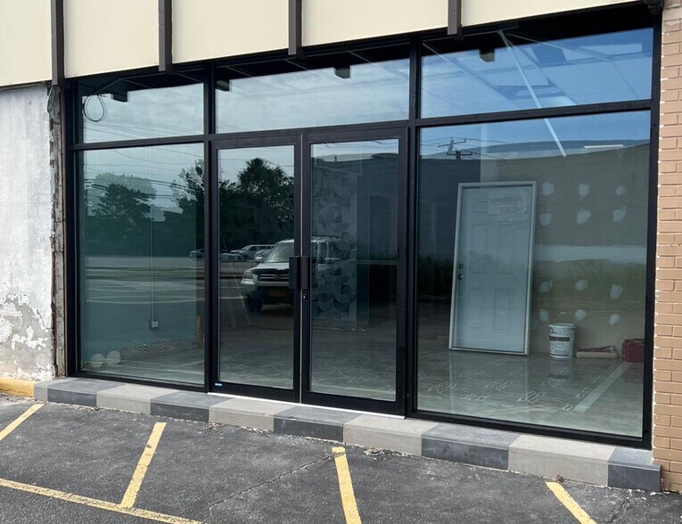 More Photos Of 535 S Broadway, Hicksville Office For Lease
