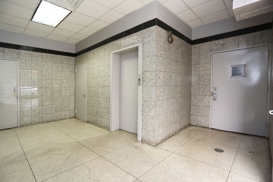 More Photos Of 175-01 Rockaway Blvd, Jamaica Office For Lease