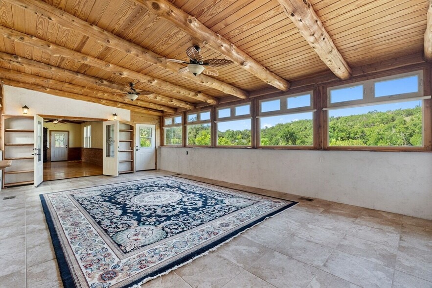 More Photos Of 4032 Ranch Road 3232, Johnson City Hotel For Sale