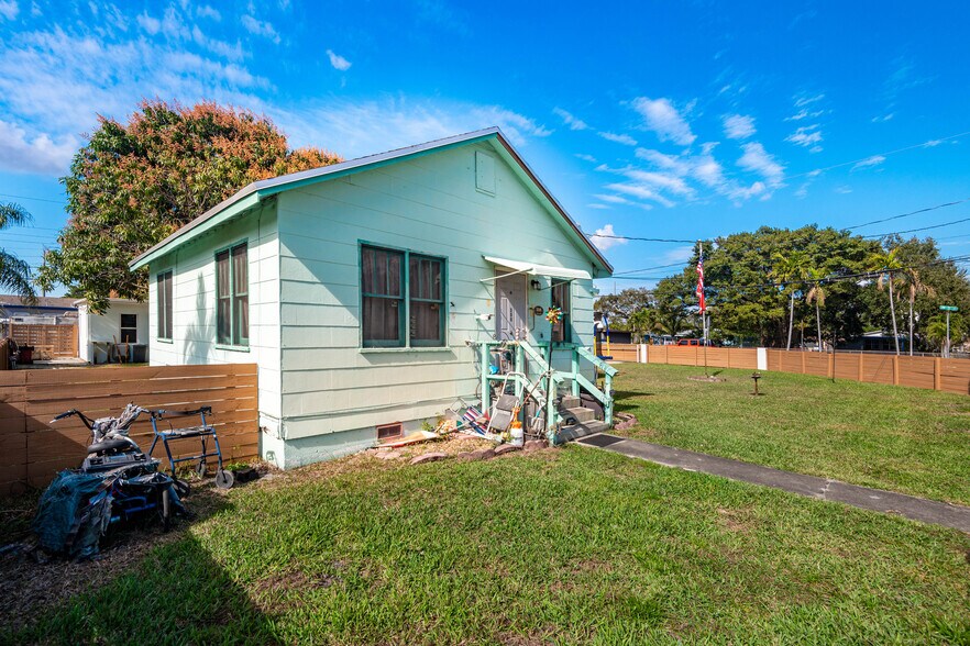 More Photos Of 302 SW 2nd Ave, Dania Beach Multifamily For Sale