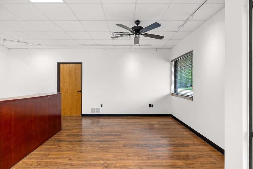 More Photos Of 1515 E Belt Line Rd, Carrollton Office Residential For Sale