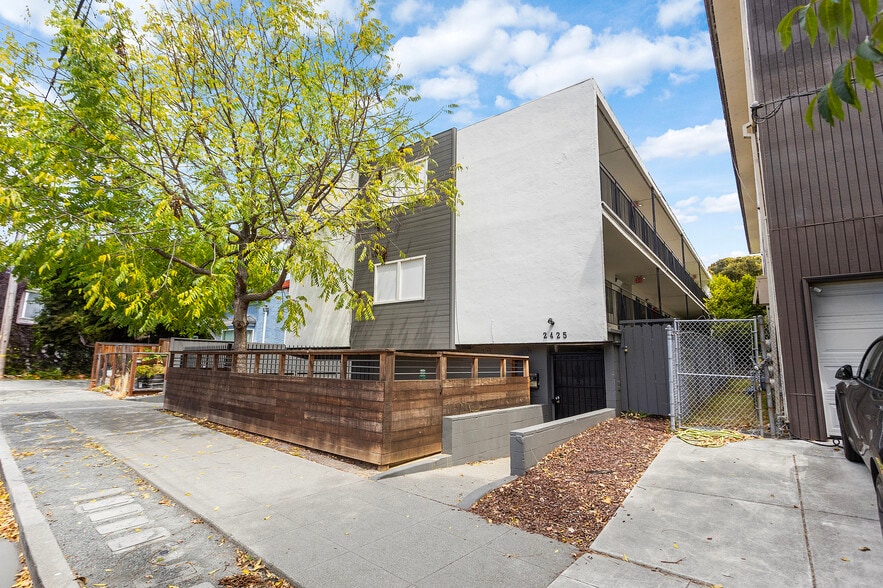 Primary Photo Of 2425 Grant St, Berkeley Apartments For Sale