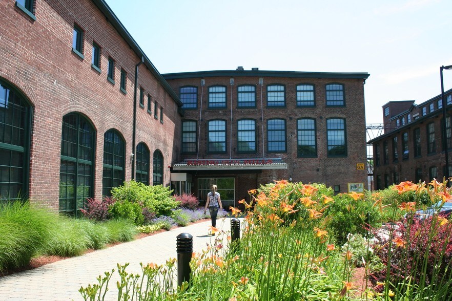More Photos Of 166 Valley St, Providence Office Residential For Lease