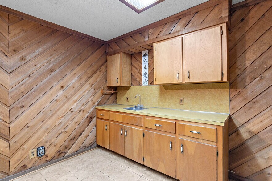 More Photos Of 4200 Henry S Grace Fwy, Wichita Falls Office For Lease