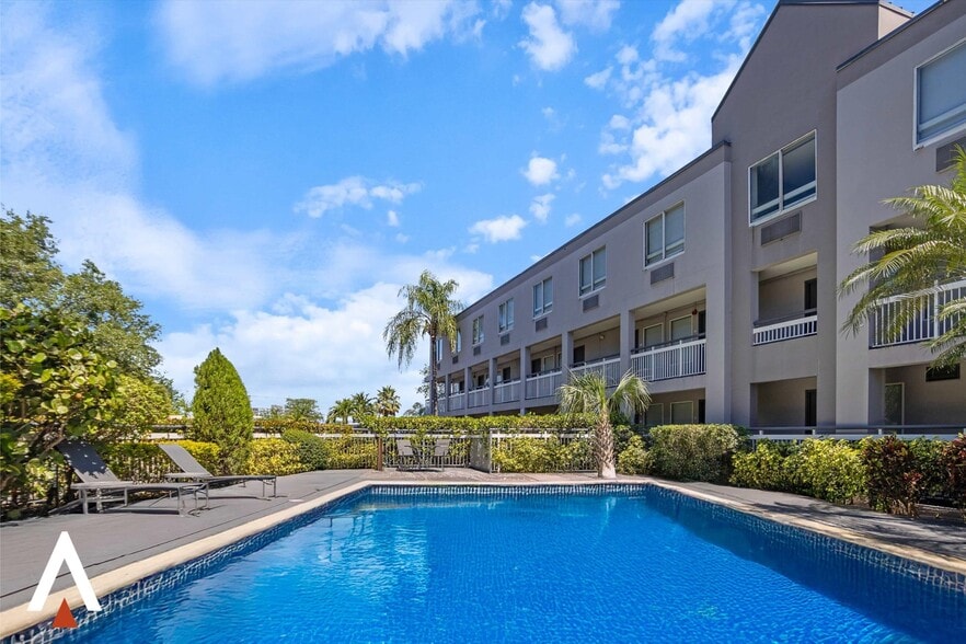 More Photos Of 3959 NW 79th Ave, Doral Hotel For Sale