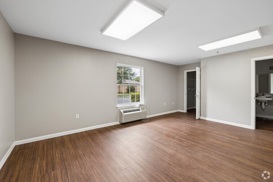 More Photos Of 3428 Gulf Breeze Pky, Gulf Breeze Congregate Senior Housing For Sale