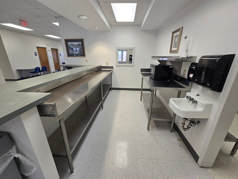 More Photos Of 2 Depot St, Greencastle Medical For Sale