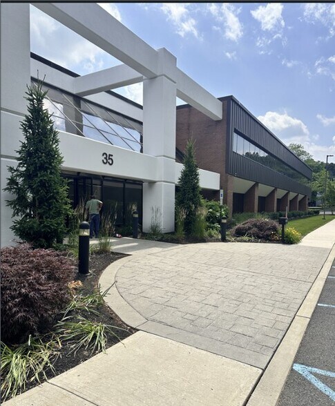 More Photos Of 35 Technology Dr, Warren Office For Lease