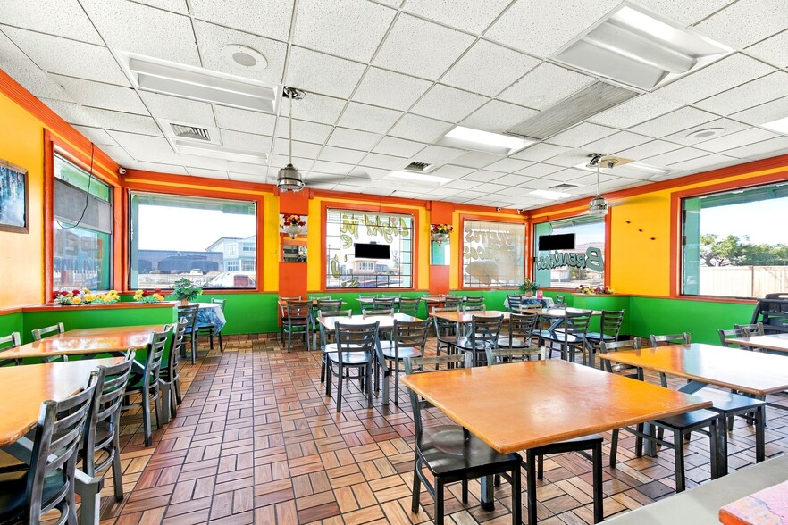 More Photos Of 5033 N 67th Ave, Glendale Fast Food For Sale