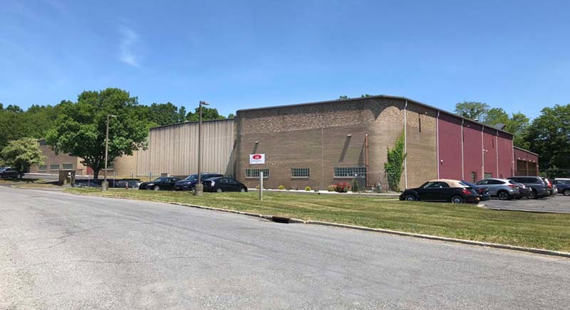 Primary Photo Of 40 Commercial Ave, Middletown Warehouse For Lease