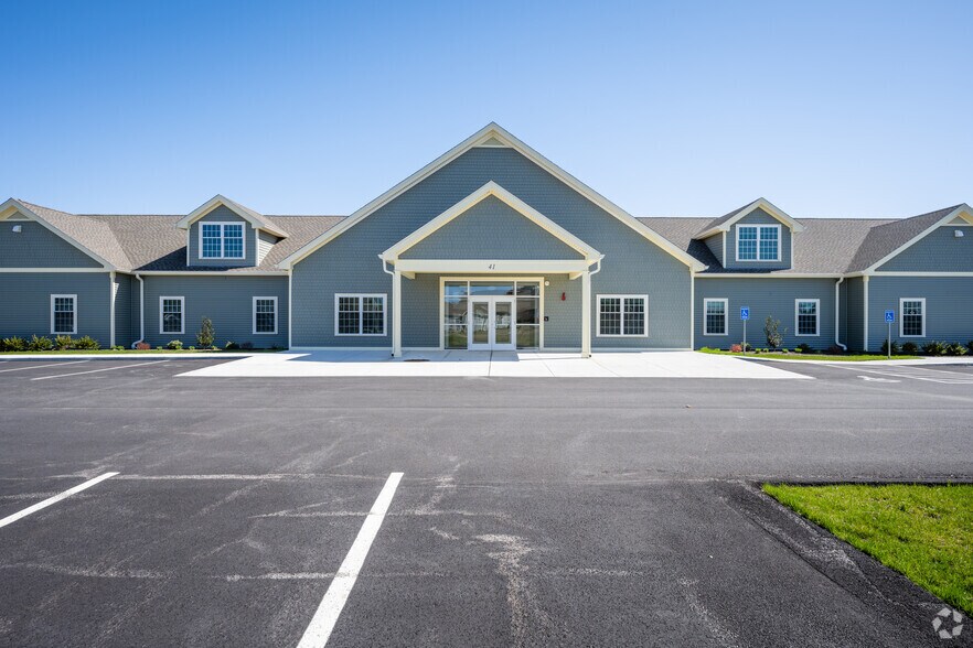 More Photos Of 41 Romano Vineyard way, North Kingstown Office For Lease