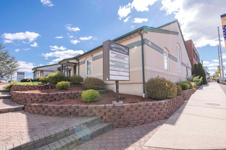 More Photos Of 17-19 S Main St, Manville Loft Creative Space For Lease