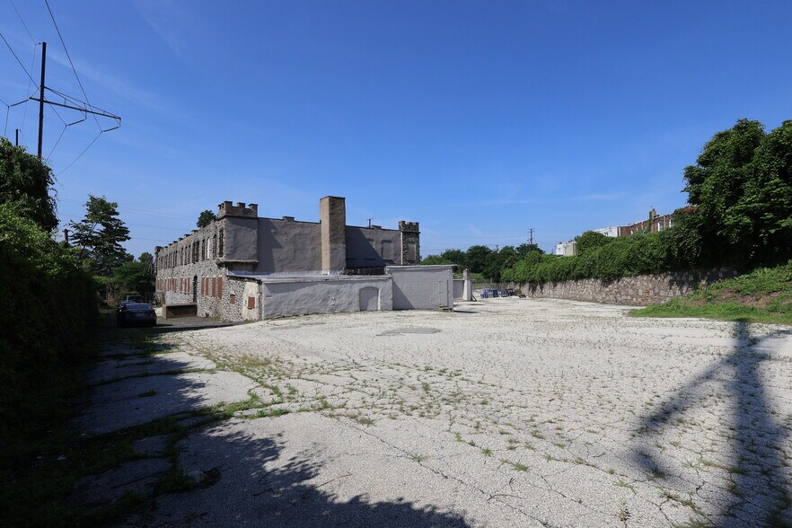 More Photos Of 5323 W Jefferson St, Philadelphia Industrial For Sale