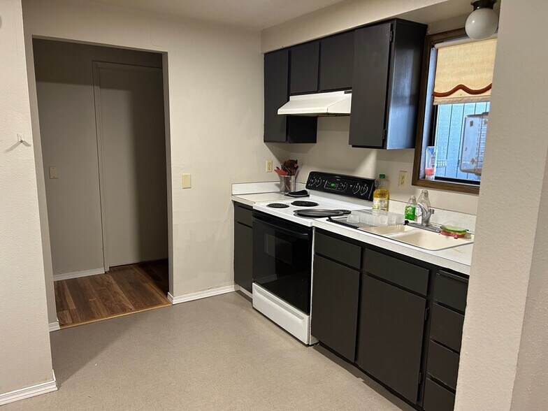 More Photos Of 1640-1650 Mill St, Eugene Apartments For Sale