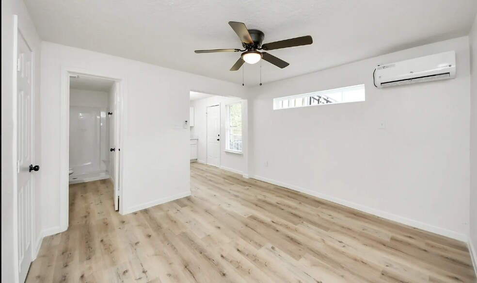 More Photos Of 7301 Sherman St, Houston Apartments For Sale